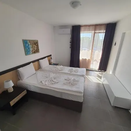 Ivelin House Ваканционна къща *