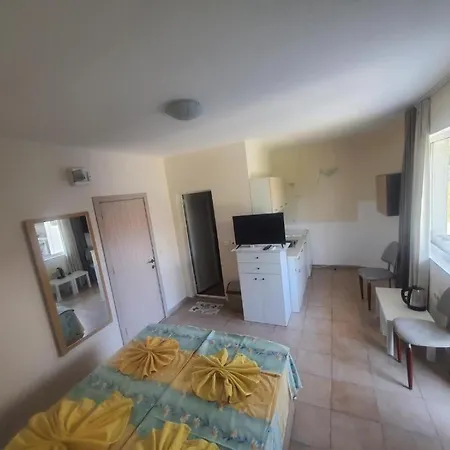 Ivelin House Ваканционна къща *