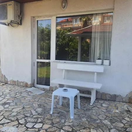 Ivelin House Ваканционна къща *