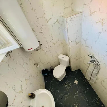 Ваканционна къща Ivelin House *