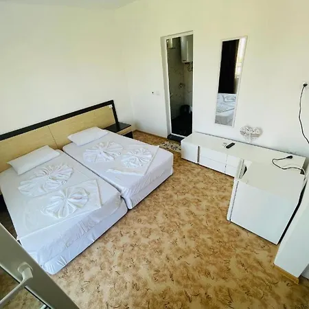 Ivelin House Ваканционна къща *