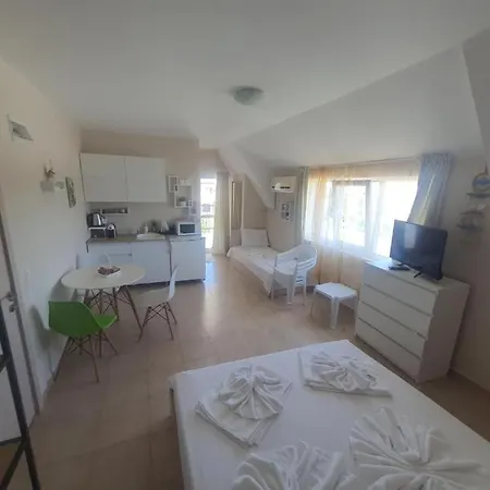 Ivelin House Ваканционна къща