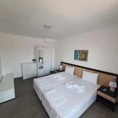 Ivelin House Ваканционна къща *