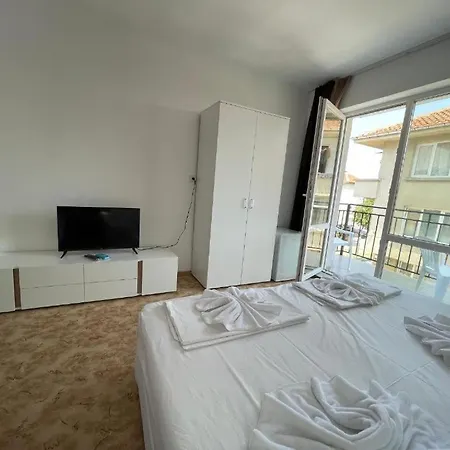 Ivelin House Ваканционна къща *