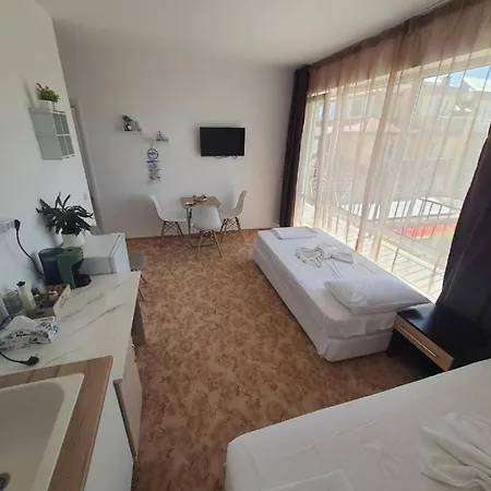 Ivelin House Ваканционна къща