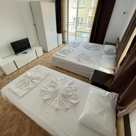 Ivelin House Ваканционна къща