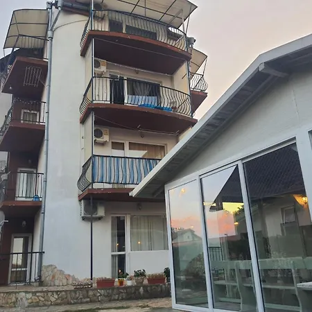 Ваканционна къща Ivelin House Лозенец